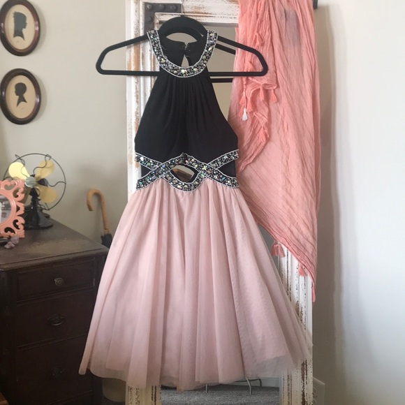 Blondie Nites Dresses & Skirts - Size 3 Black and Peach 🍑 Color Homecoming Dress